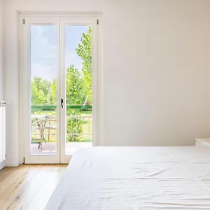  Appartamento Trendy Aparment With Garage Right By The